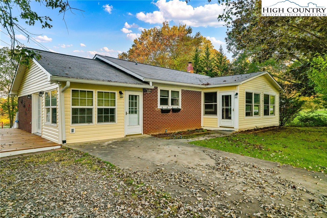 117 Andrews Ridge Road Property Photo 1