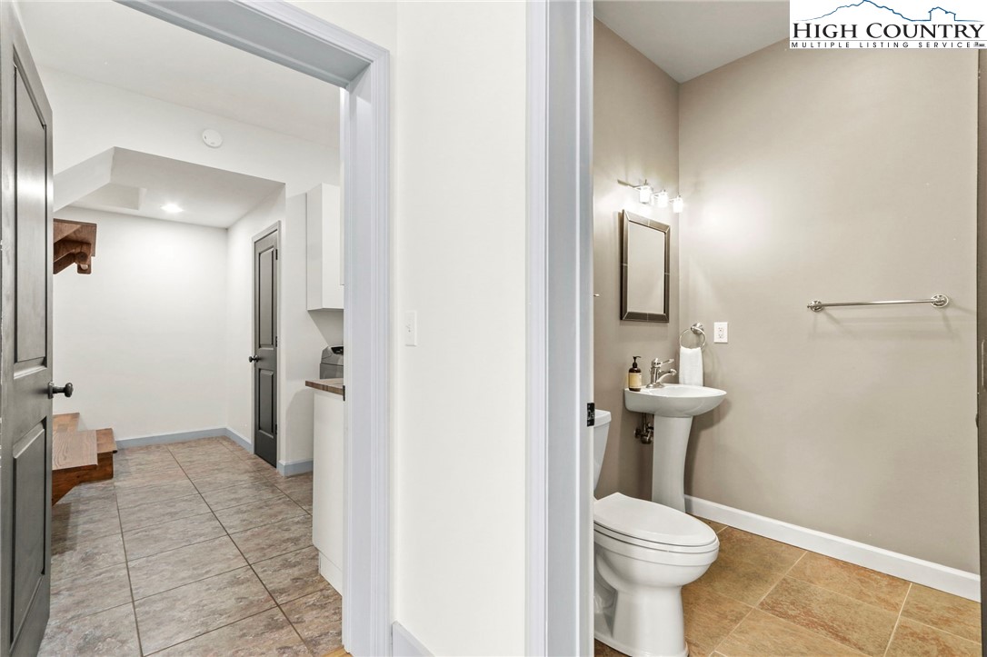 555 Highland Drive Property Photo 31