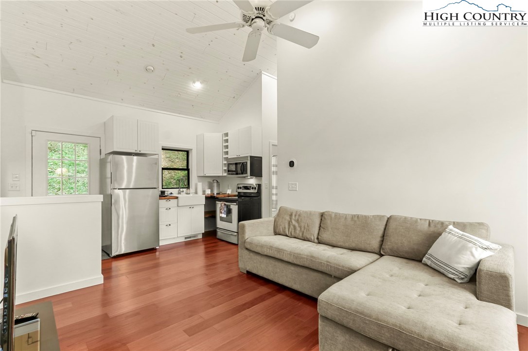 555 Highland Drive Property Photo 34