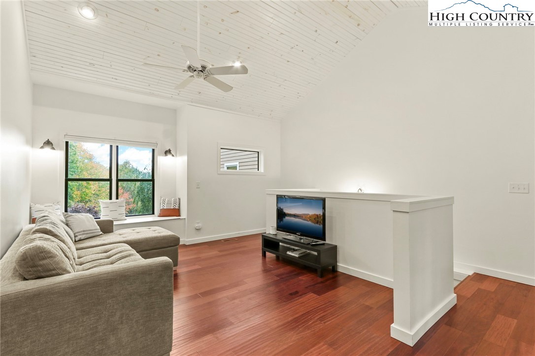 555 Highland Drive Property Photo 35