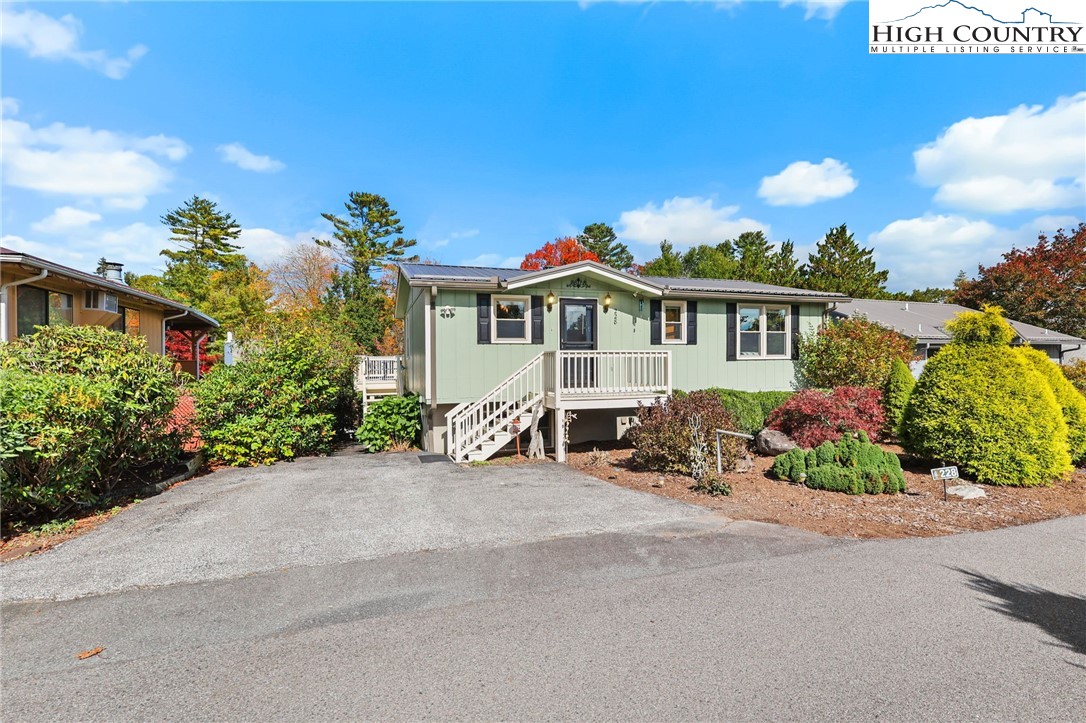 228 Snowshoe Loop Property Photo 3