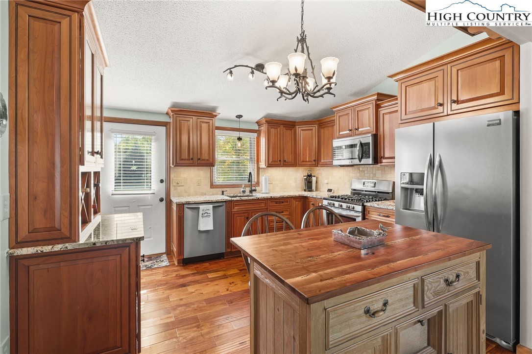 228 Snowshoe Loop Property Photo 6