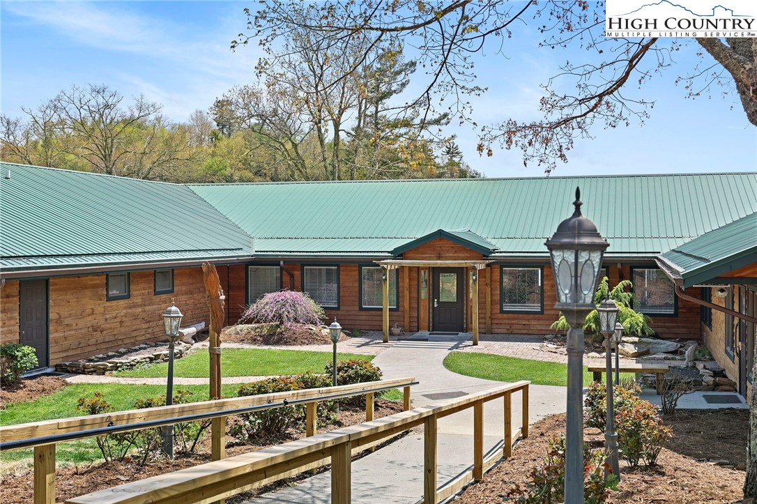 228 Snowshoe Loop Property Photo 47