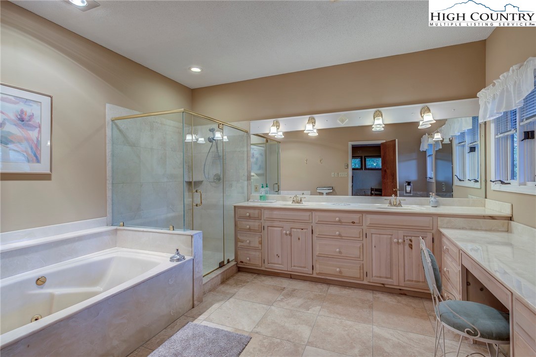 249 Red Bird Lane Property Photo 6