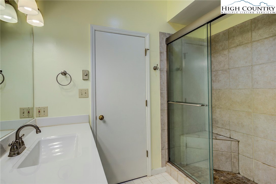 249 Red Bird Lane Property Photo 9