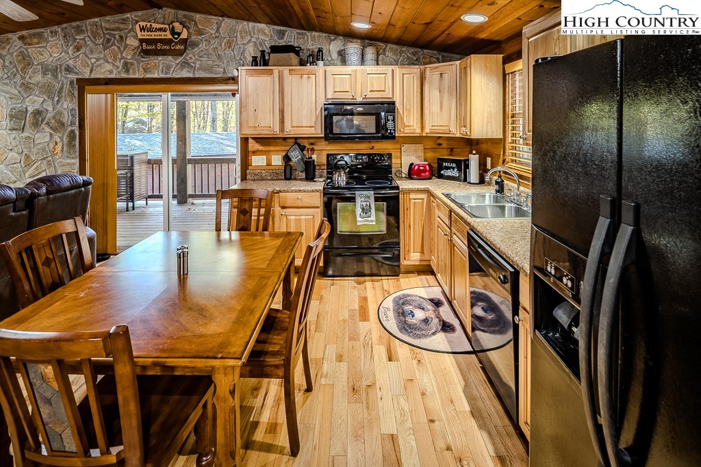 719 Pine Ridge Road Property Photo 4