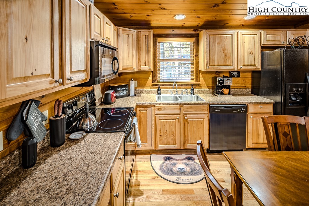 719 Pine Ridge Road Property Photo 9
