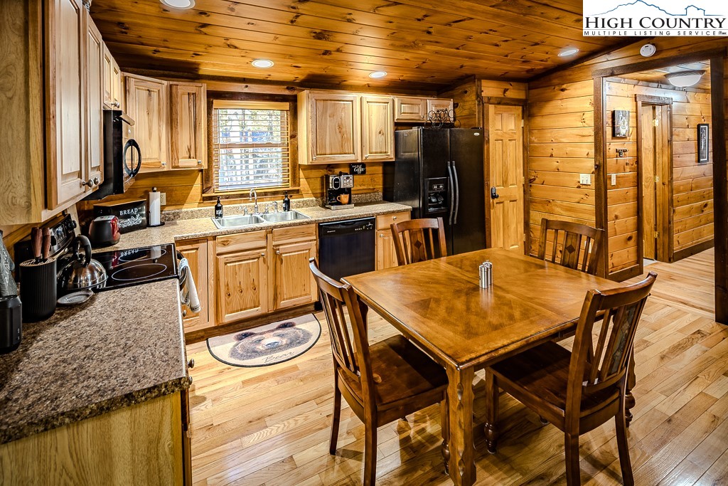 719 Pine Ridge Road Property Photo 10
