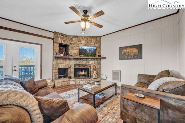 144 Skyleaf Lane 703 Property Photo 4
