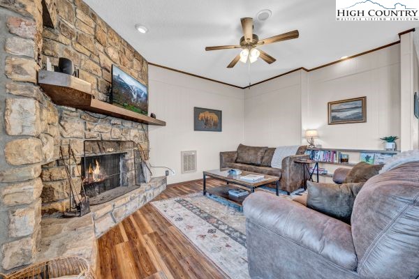 144 Skyleaf Lane 703 Property Photo 8