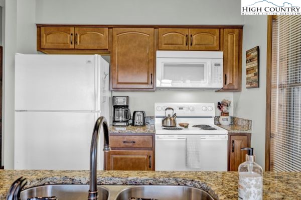144 Skyleaf Lane 703 Property Photo 13