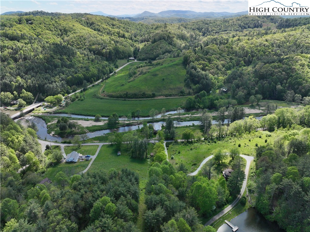 11 Knob Hill Drive Property Photo 7