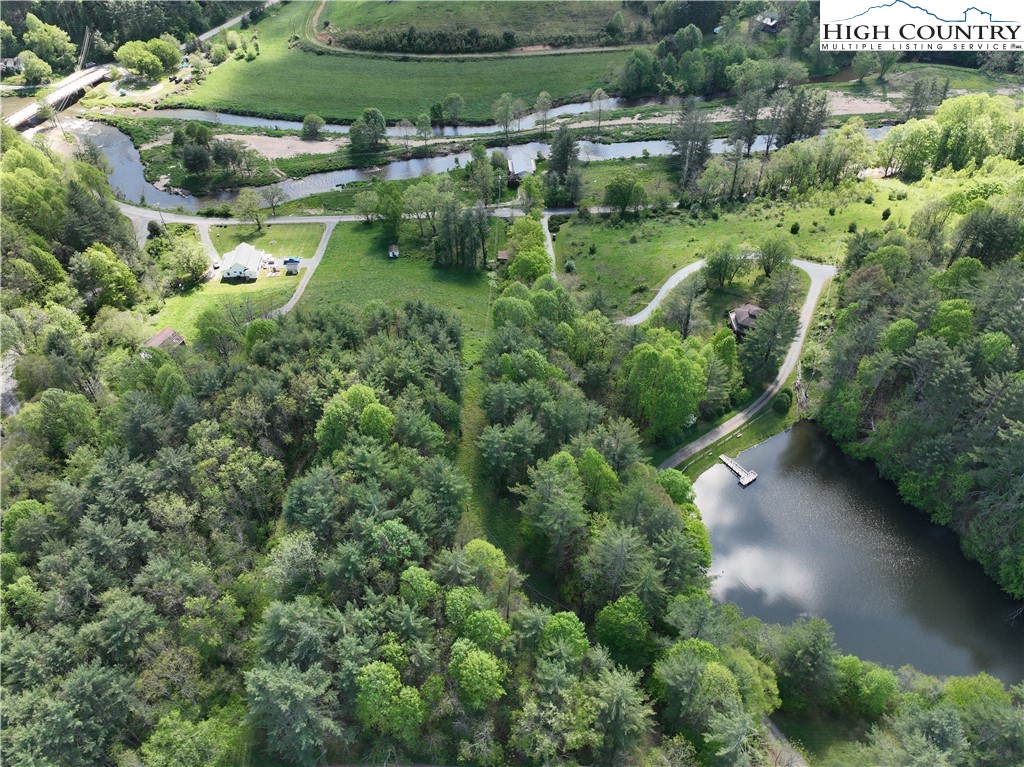 11 Knob Hill Drive Property Photo 8