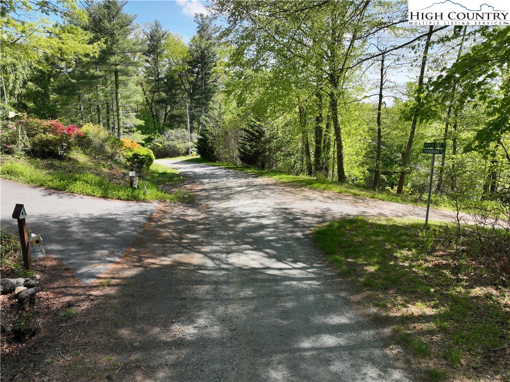 11 Knob Hill Drive Property Photo 9