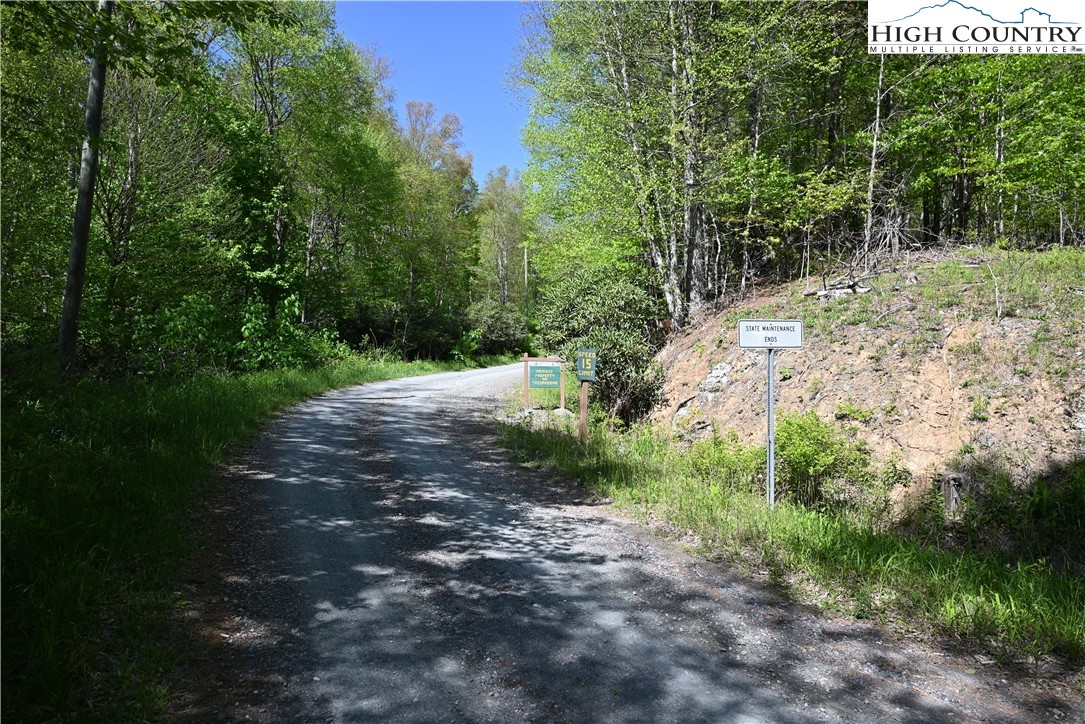 11 Knob Hill Drive Property Photo 13