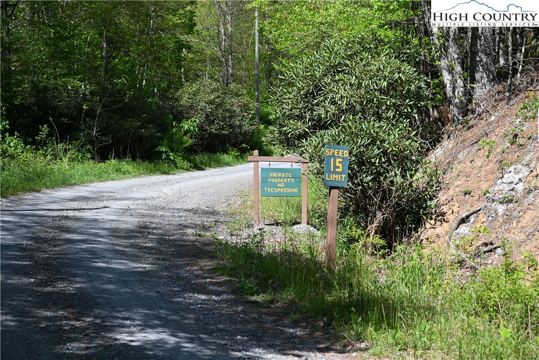 11 Knob Hill Drive Property Photo 14