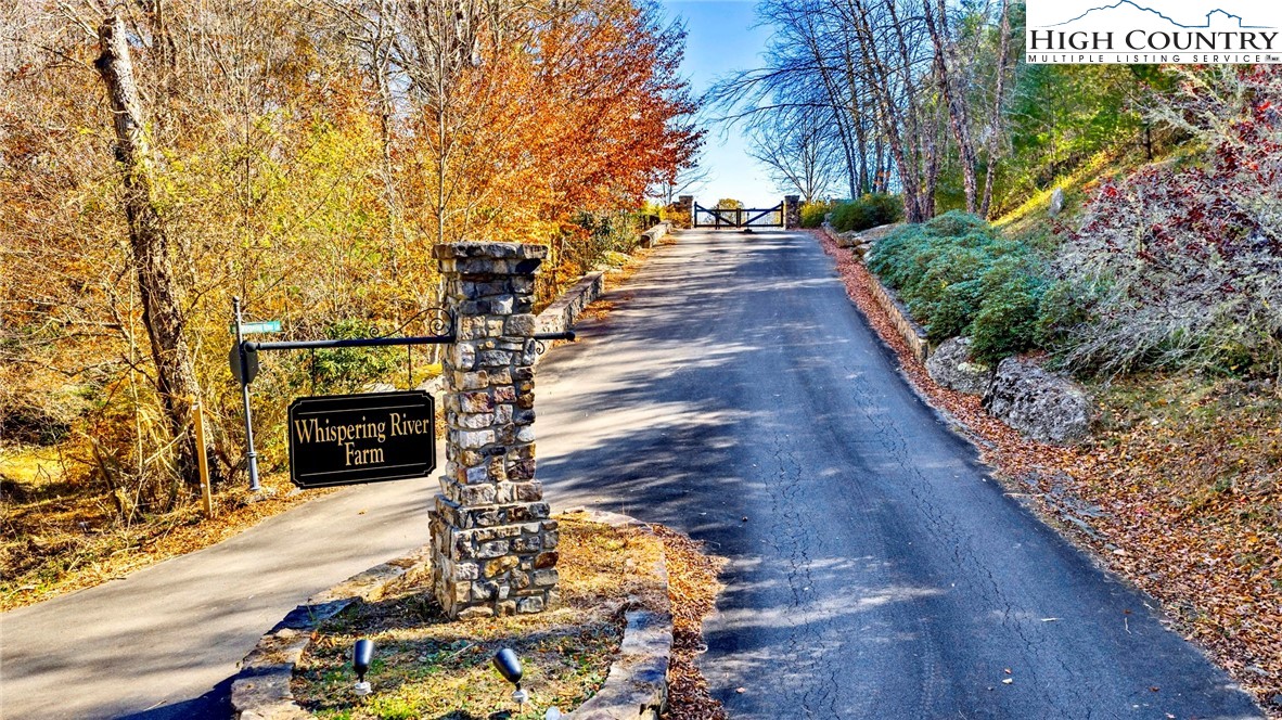 201 Whispering River Drive Property Photo 3