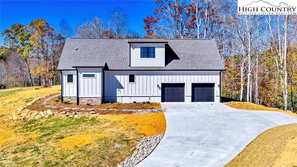 201 Whispering River Drive Property Photo 7