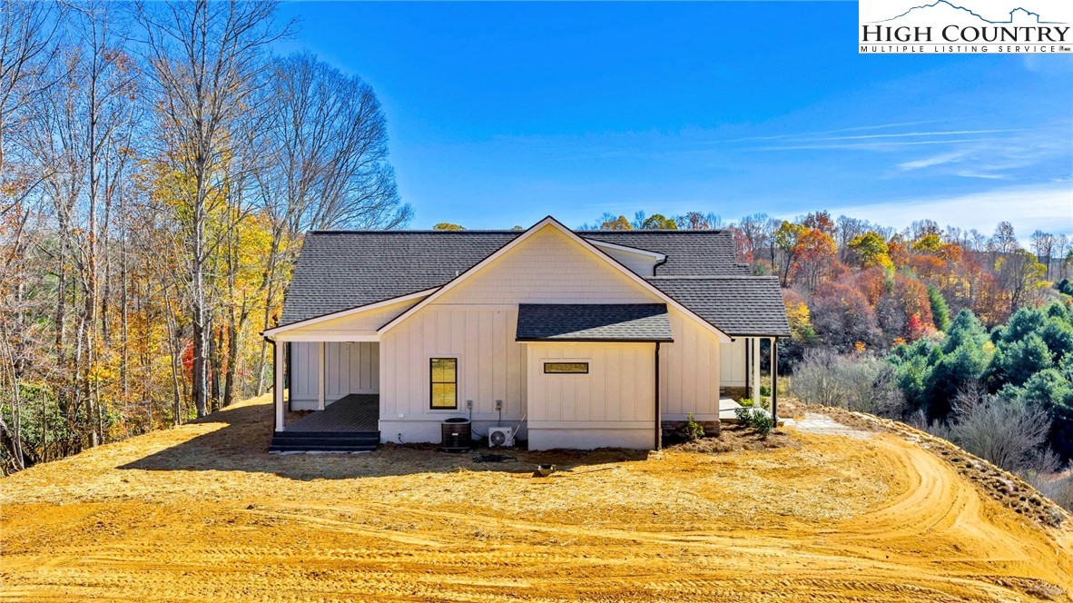 201 Whispering River Drive Property Photo 8