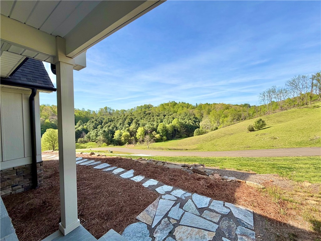 201 Whispering River Drive Property Photo 10