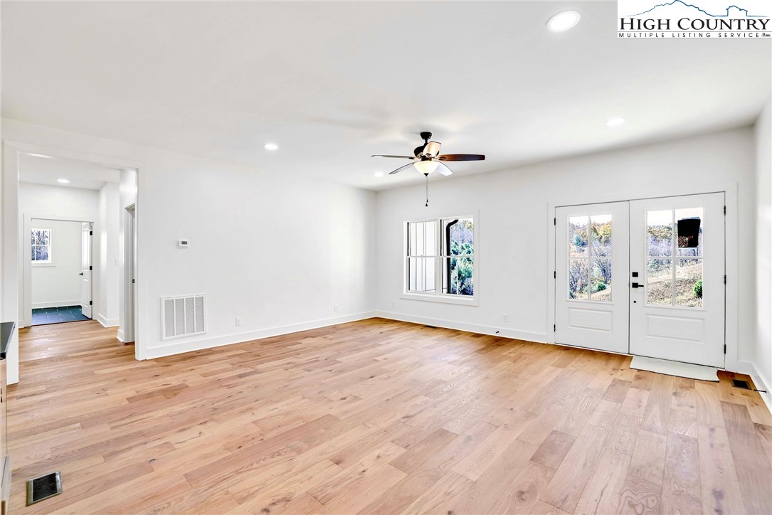 201 Whispering River Drive Property Photo 12