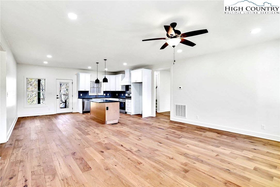 201 Whispering River Drive Property Photo 13