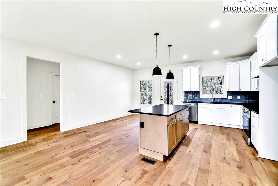 201 Whispering River Drive Property Photo 19
