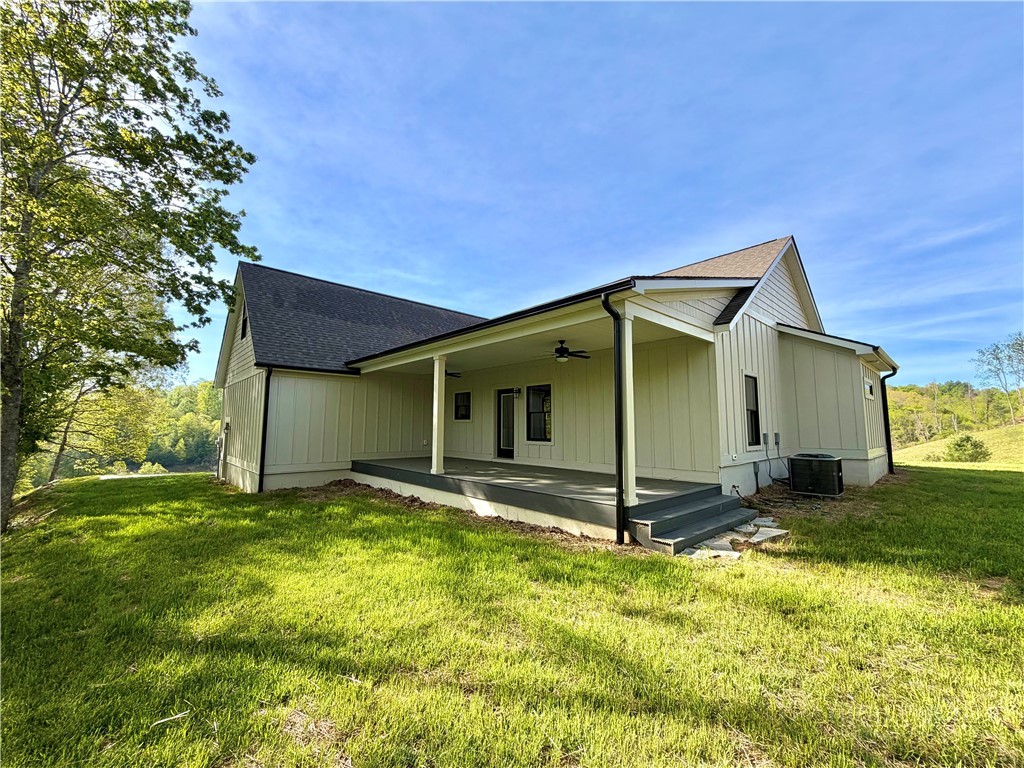 201 Whispering River Drive Property Photo 21