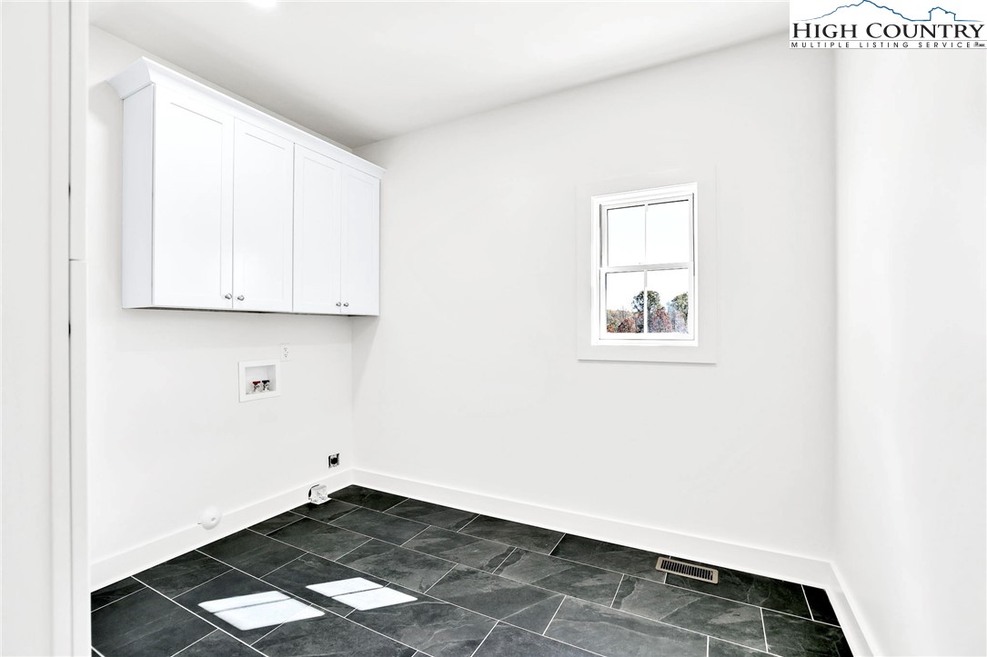 201 Whispering River Drive Property Photo 33