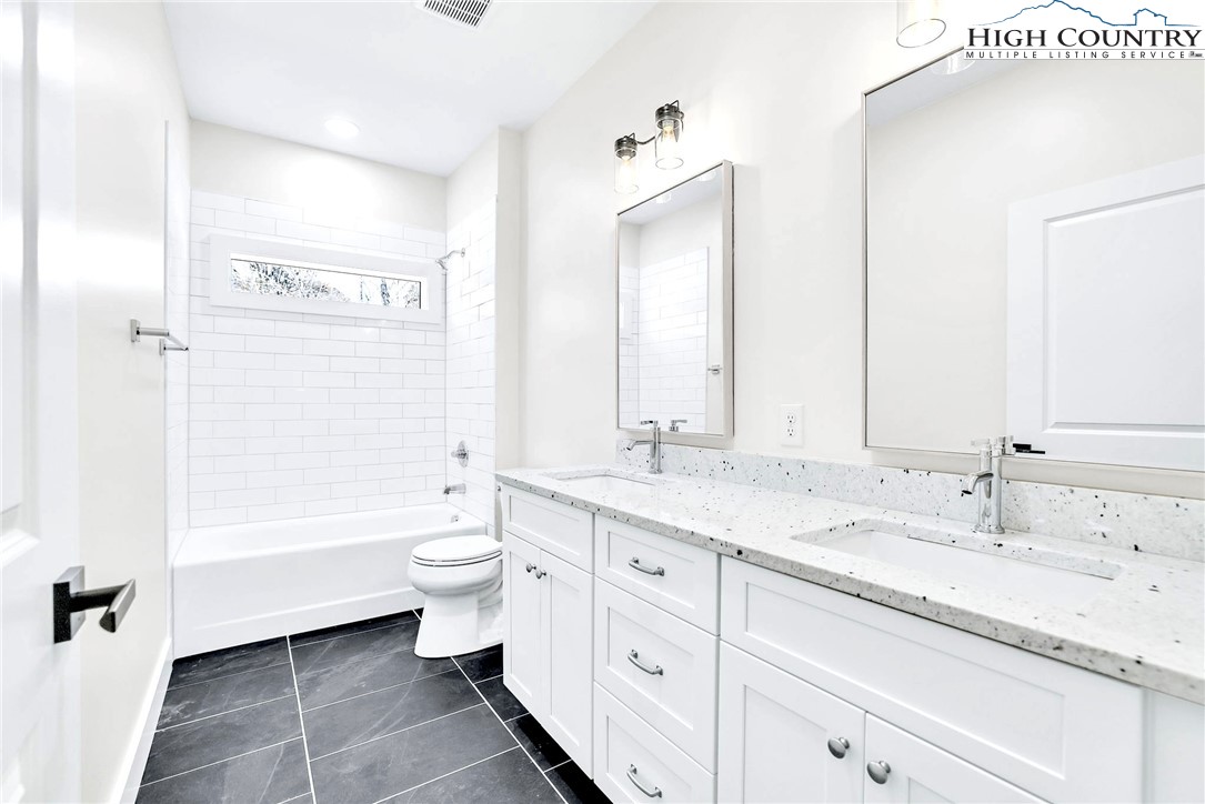201 Whispering River Drive Property Photo 38