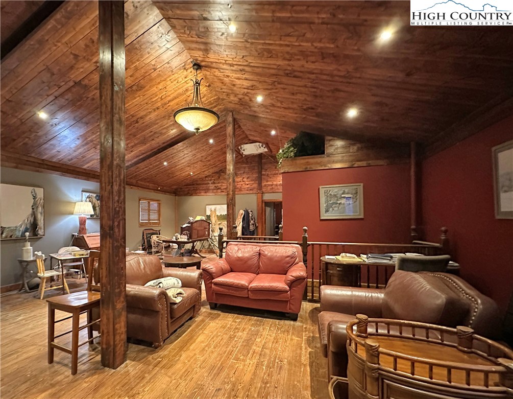 223 & 185 Pine Hill Road Property Photo 18