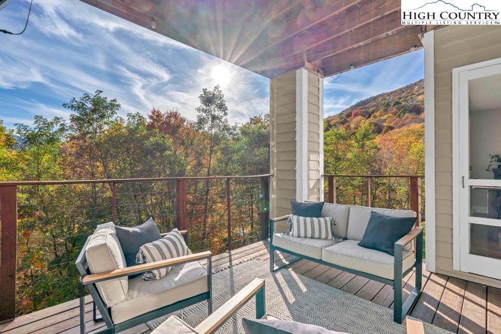 157 Hawks Peak Lane 212 Property Photo 16