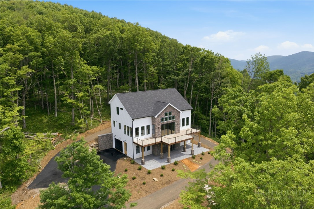 2120 Elk Creek Mountain Parkway Property Photo 1