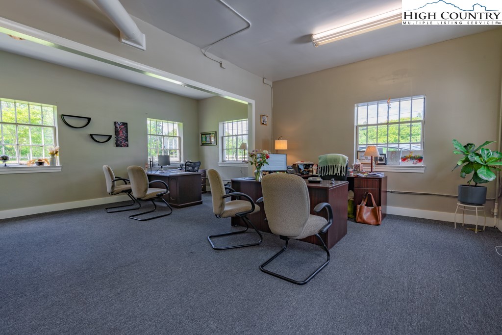 1080 Main Street Nw Property Photo 6