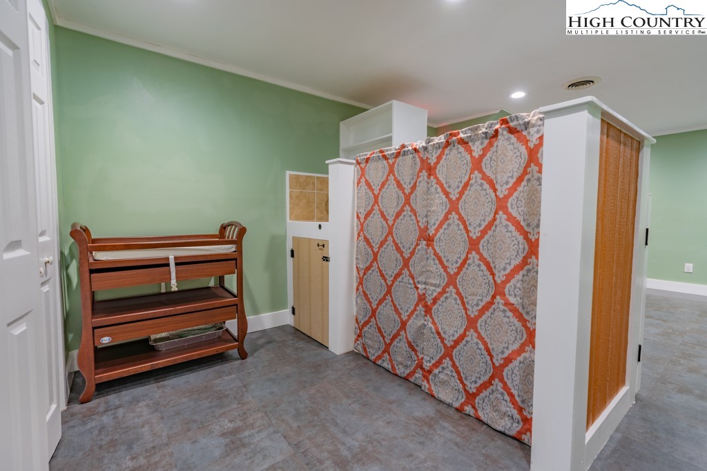 1080 Main Street Nw Property Photo 25