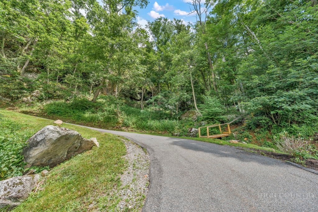 22 S Indian Rock Drive Property Photo 2