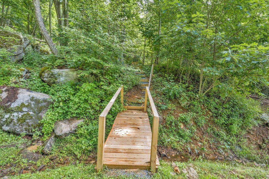 22 S Indian Rock Drive Property Photo 4