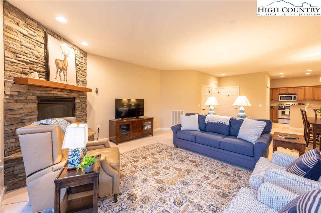 120 Pleasant View Boulevard 11c Property Photo 15