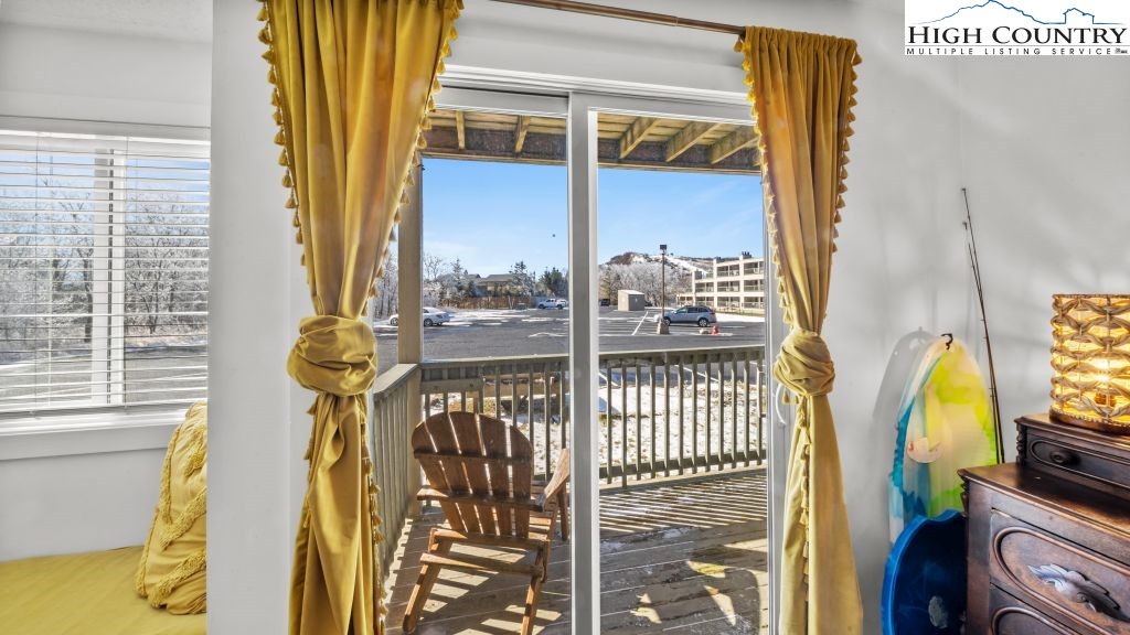 301 Pinnacle Inn Road 1114 Property Photo 11