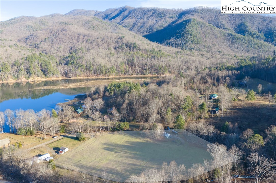 1183 Cowan Town Property Photo 1