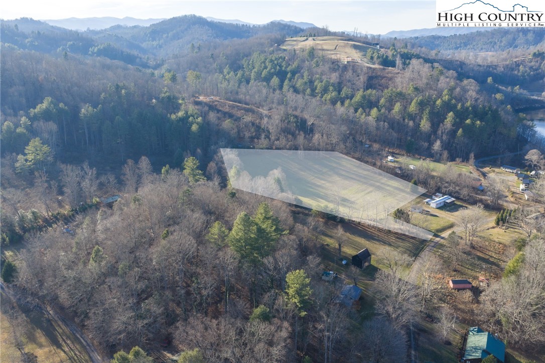 1183 Cowan Town Property Photo 2