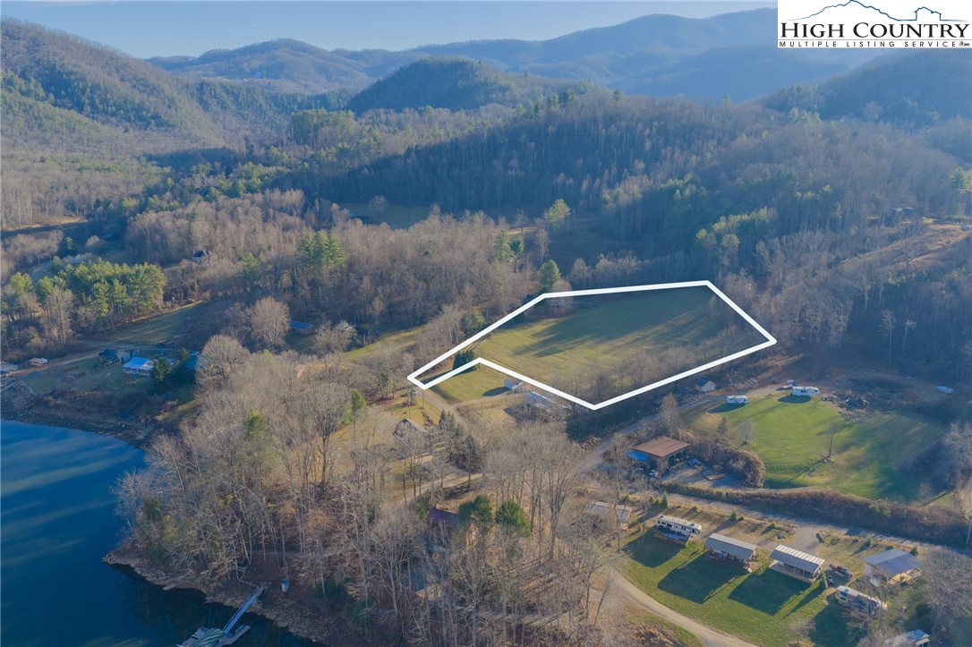 1183 Cowan Town Property Photo 5