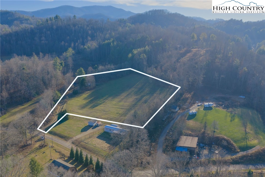 1183 Cowan Town Property Photo 8