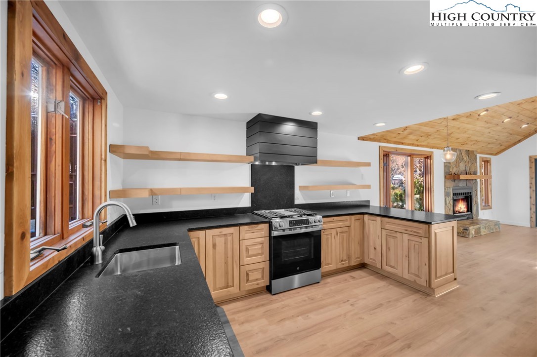 208 Meadow Loop Property Photo 4