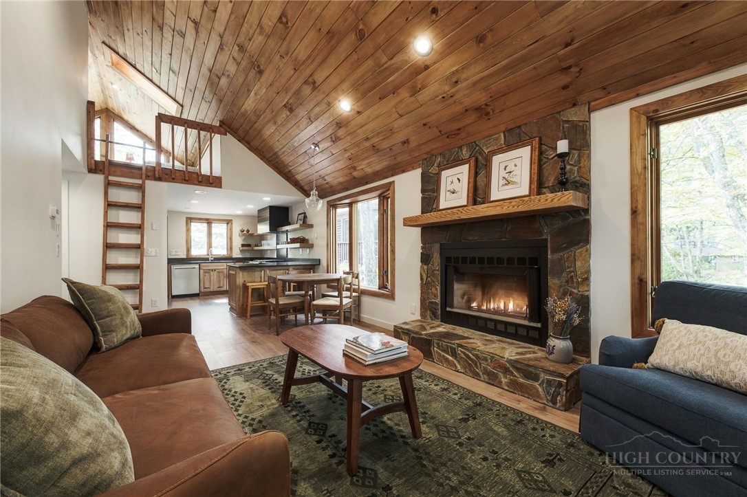 208 Meadow Loop Property Photo 6