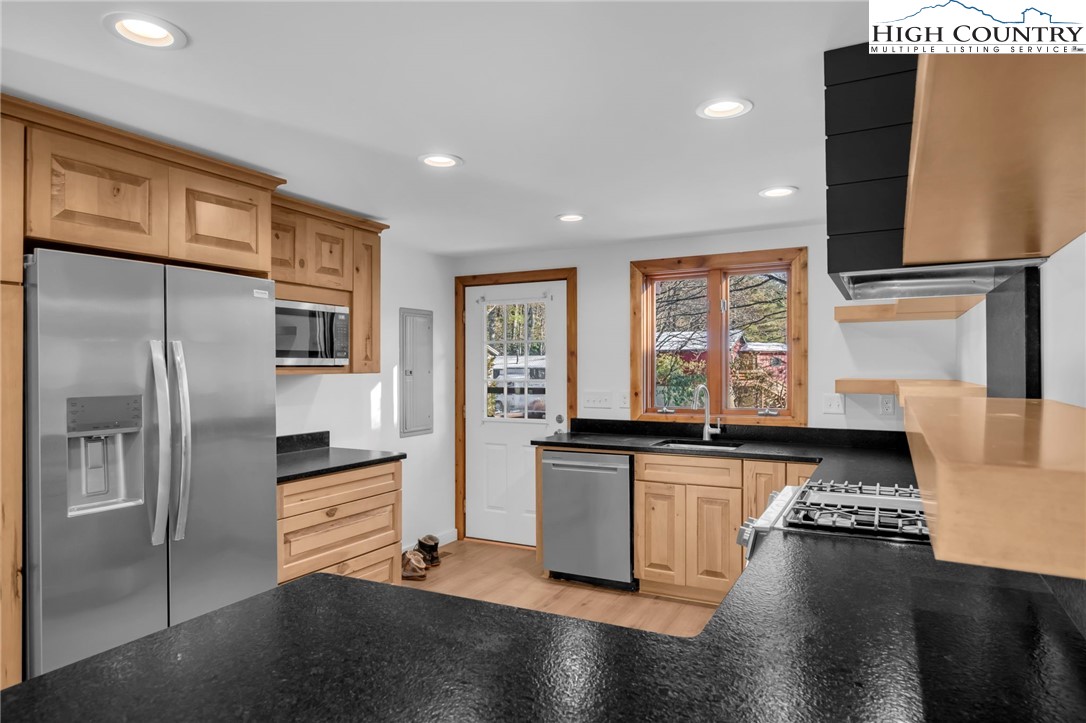 208 Meadow Loop Property Photo 8