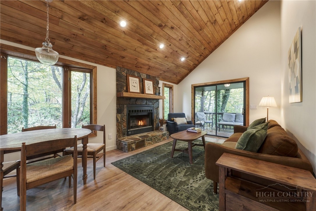 208 Meadow Loop Property Photo 8