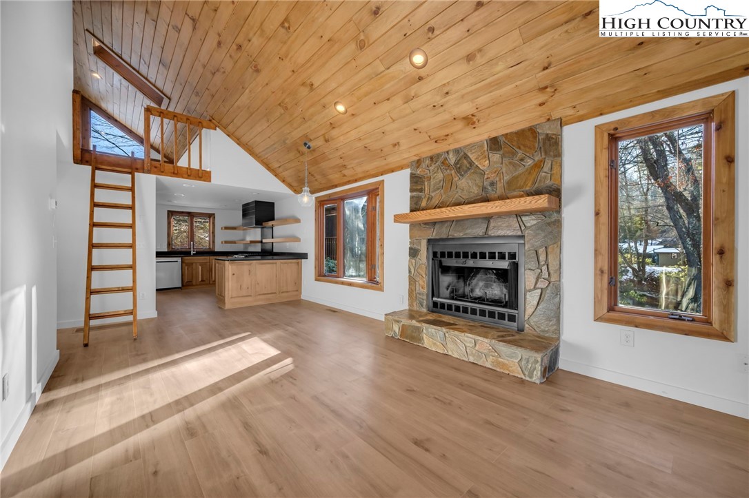 208 Meadow Loop Property Photo 9