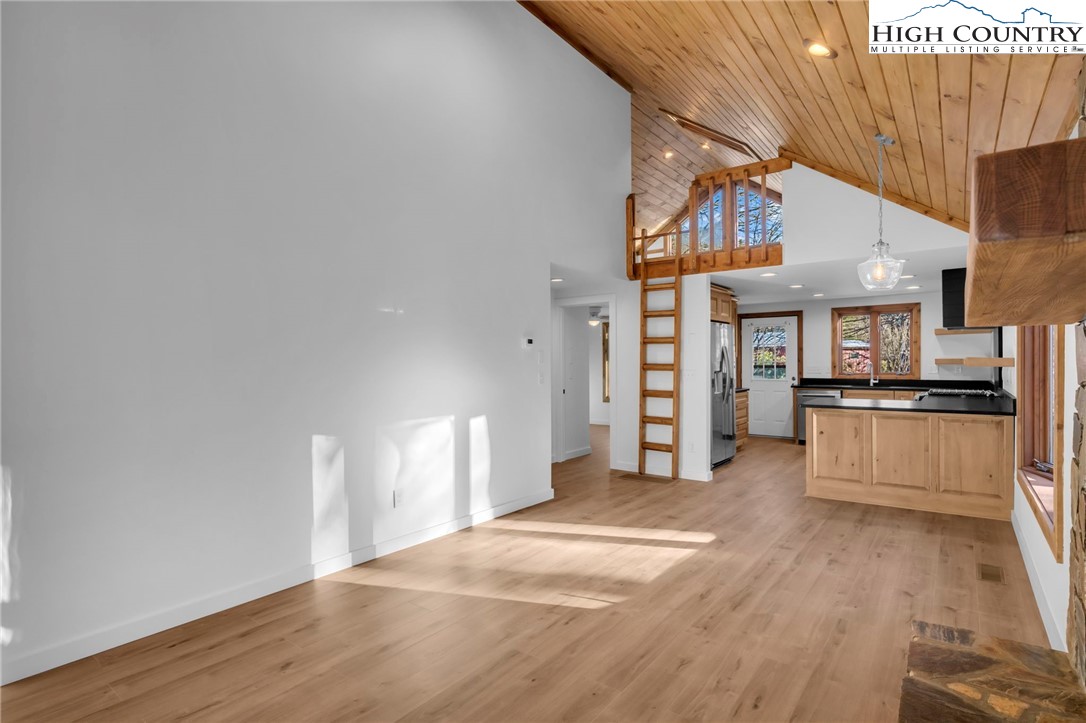 208 Meadow Loop Property Photo 10
