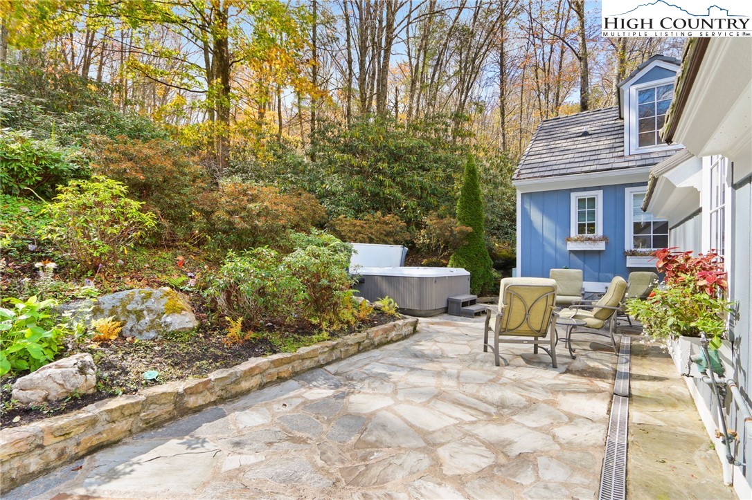 109 Rockbrook Court Property Photo 35